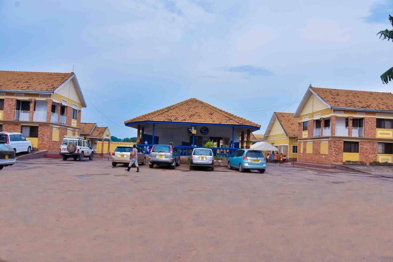 Enro Hotel Mityana ภายนอก รูปภาพ